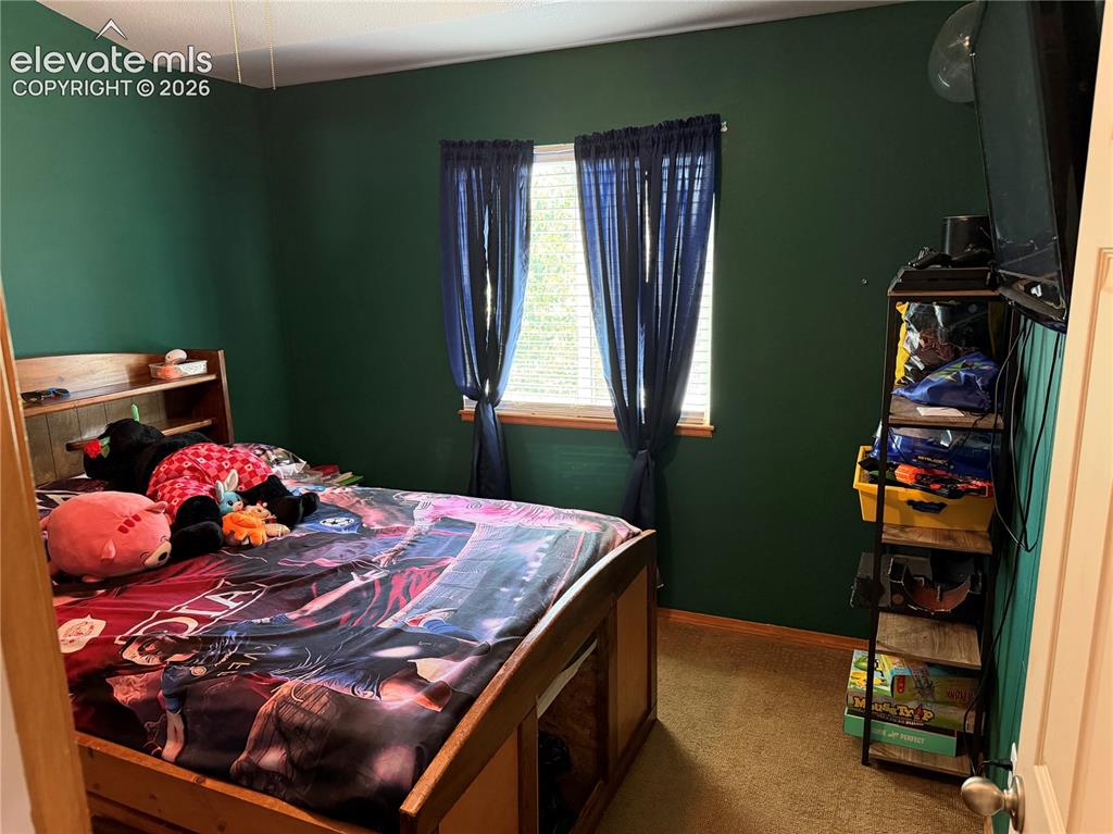 Image 14 of 49: Bedroom