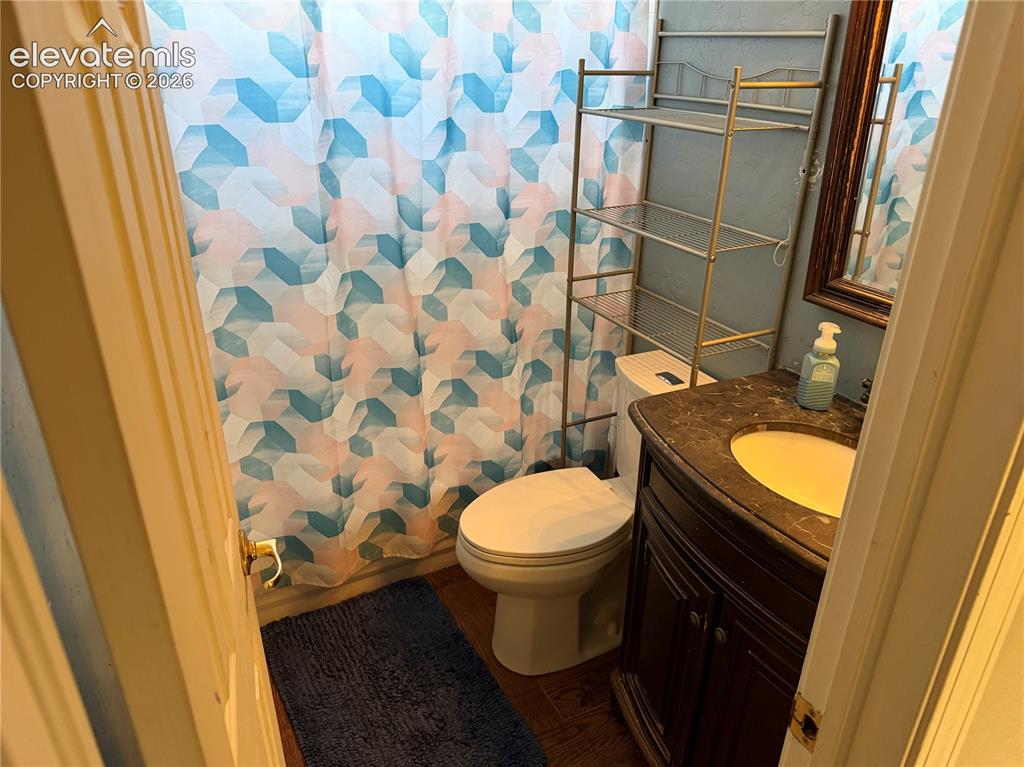 Image 16 of 49: Bathroom