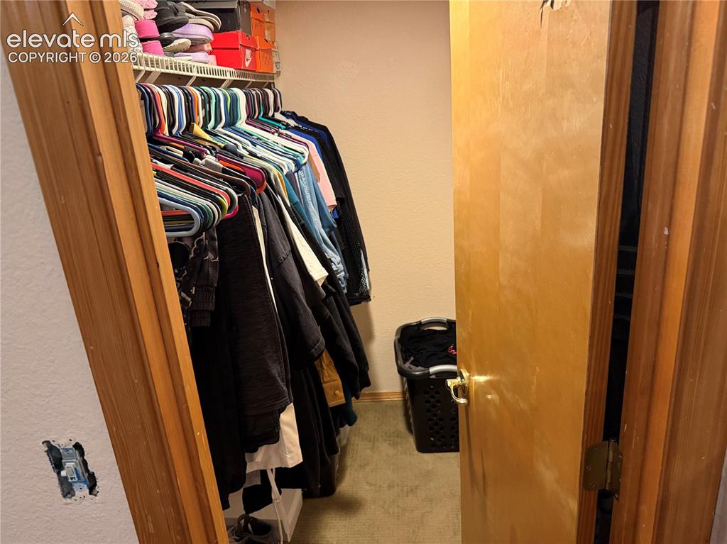 Image 28 of 49: Closet