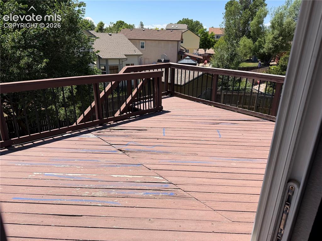 Image 35 of 49: Deck