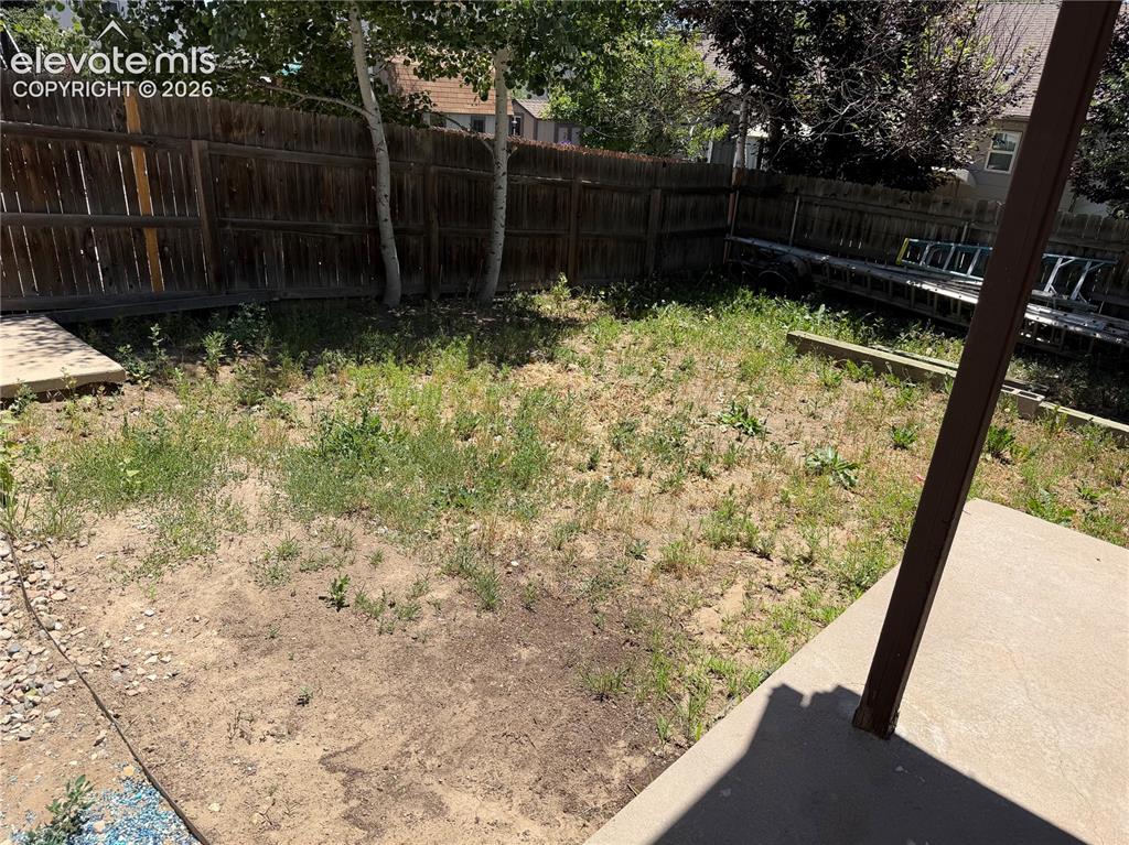 Image 43 of 49: Yard