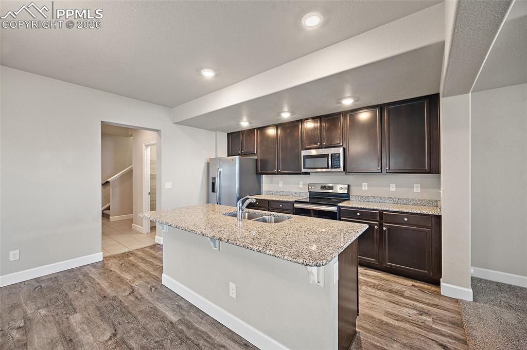 Image 15 of 42: Kitchen