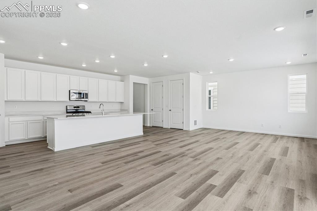 Image 3 of 23: No Description Available