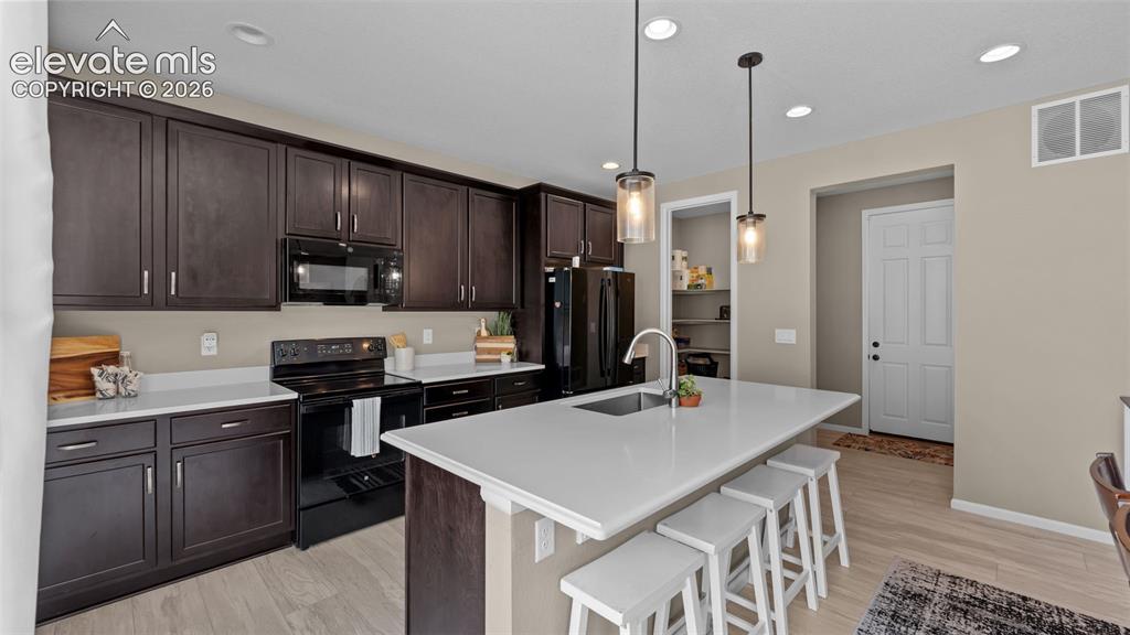 Image 13 of 38: Kitchen