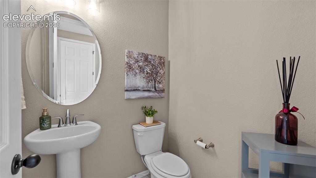 Image 16 of 38: Bathroom