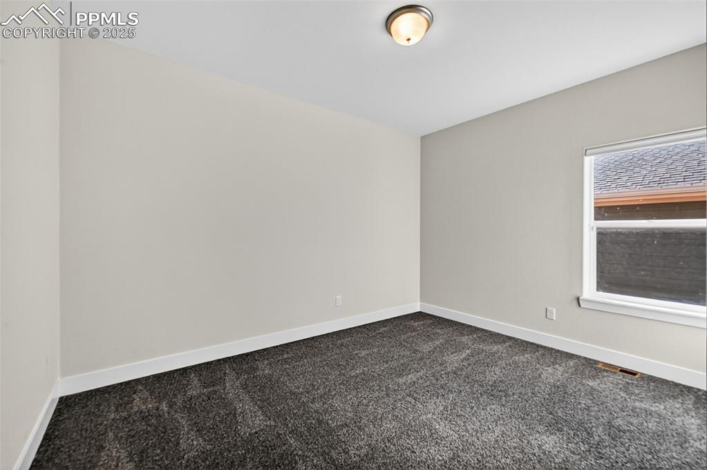 Image 11 of 36: Bedroom