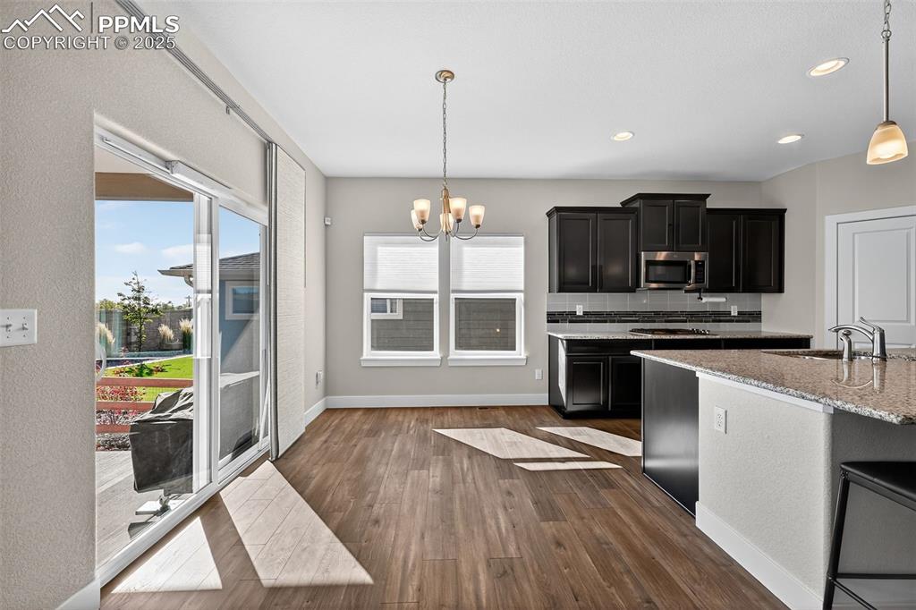 Image 16 of 36: Kitchen