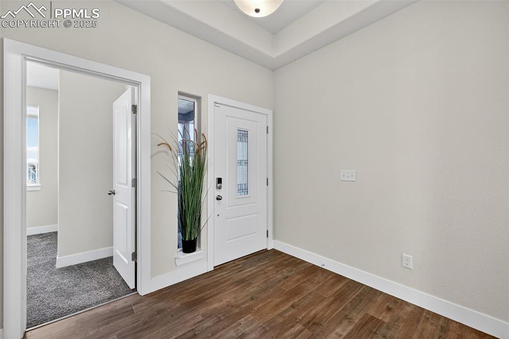 Image 7 of 36: Entry