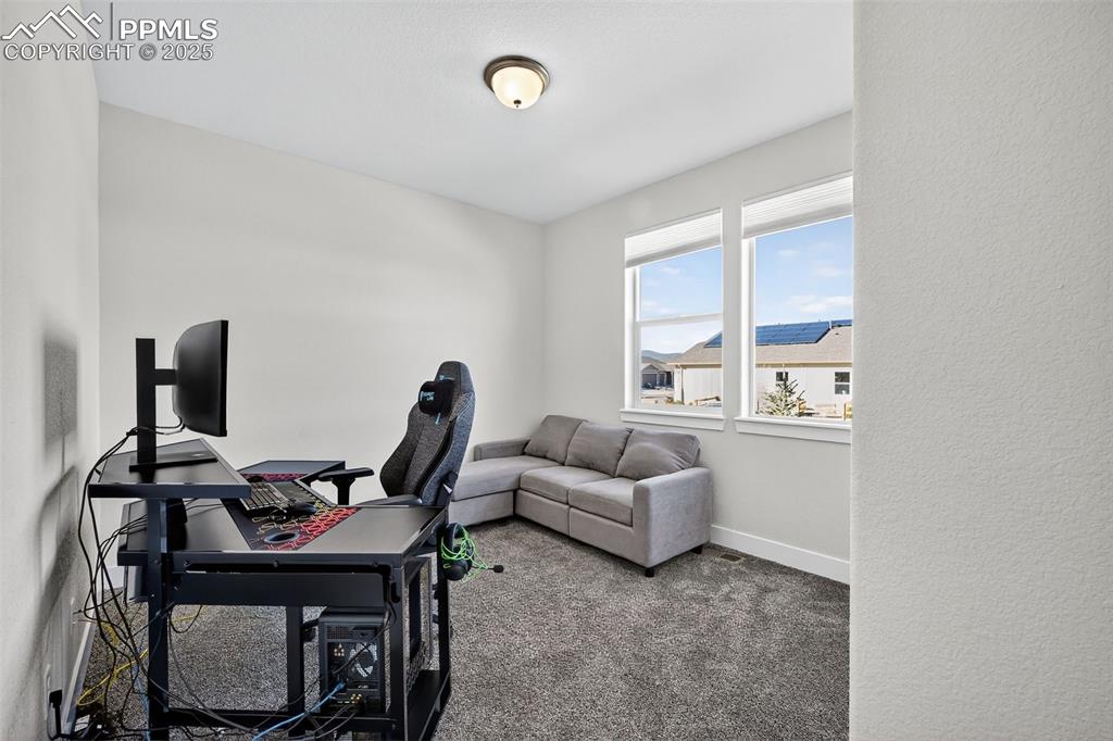 Image 8 of 36: Office