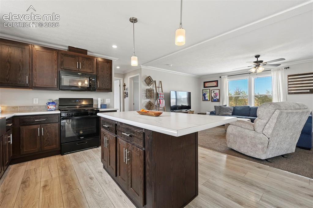 Image 9 of 37: Kitchen