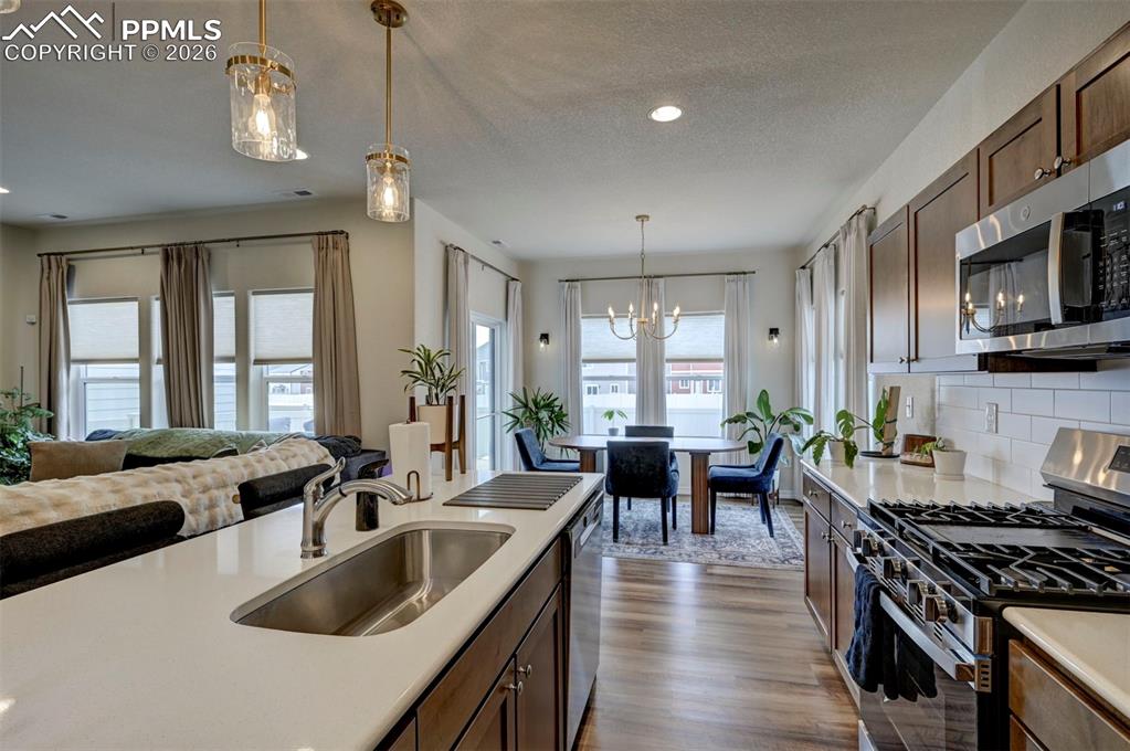 Image 10 of 42: Kitchen