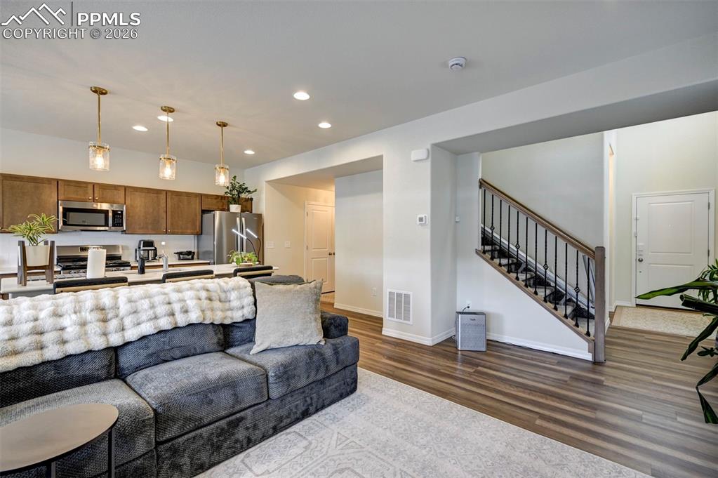 Image 21 of 42: Living Room