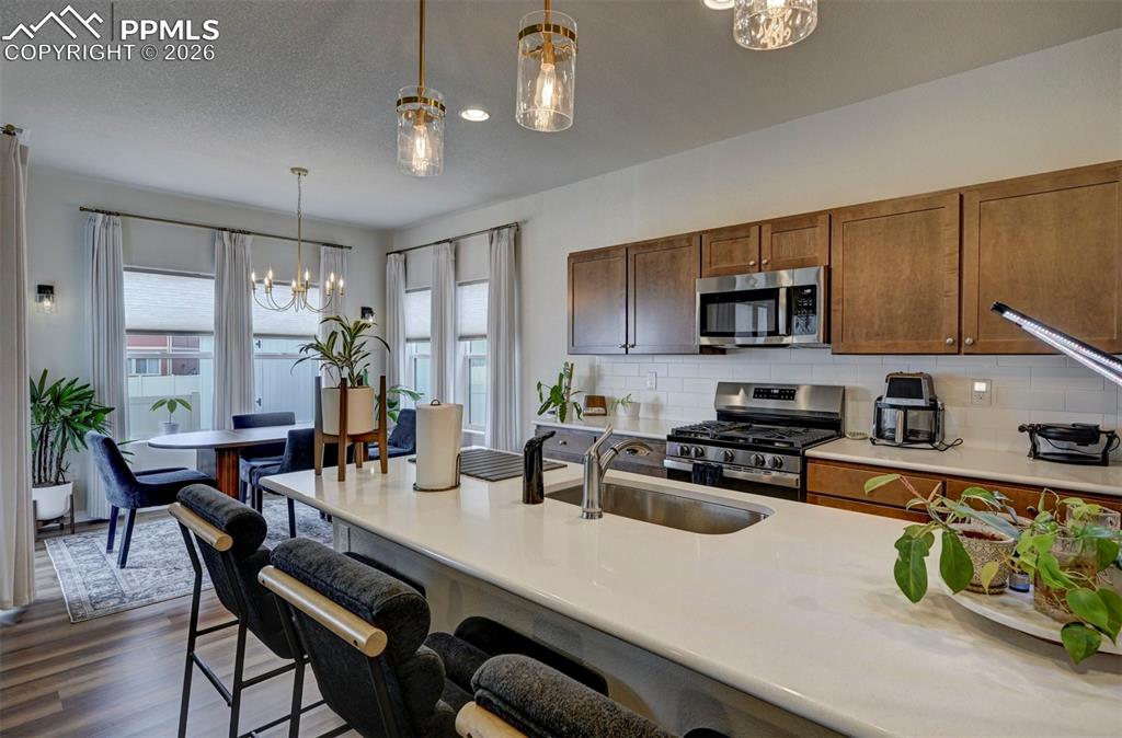 Image 22 of 42: Kitchen