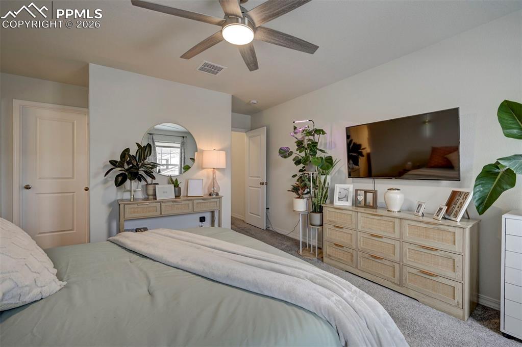 Image 26 of 42: Bedroom