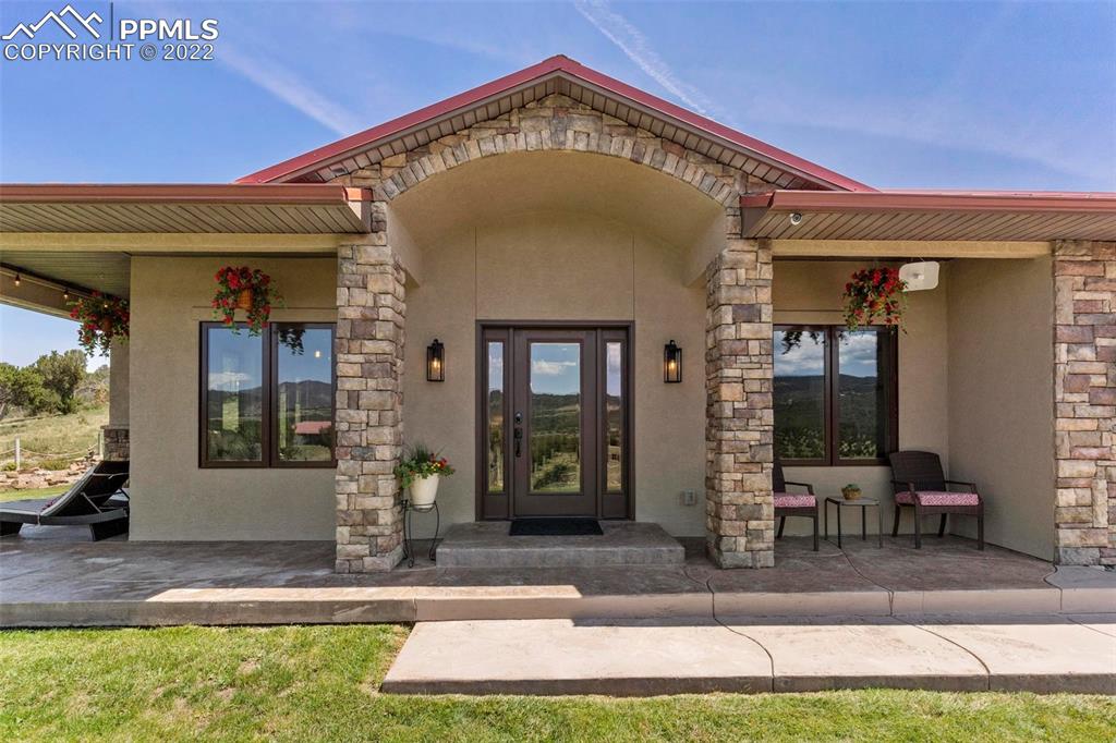 Listing 5312650, Image 2 of 40