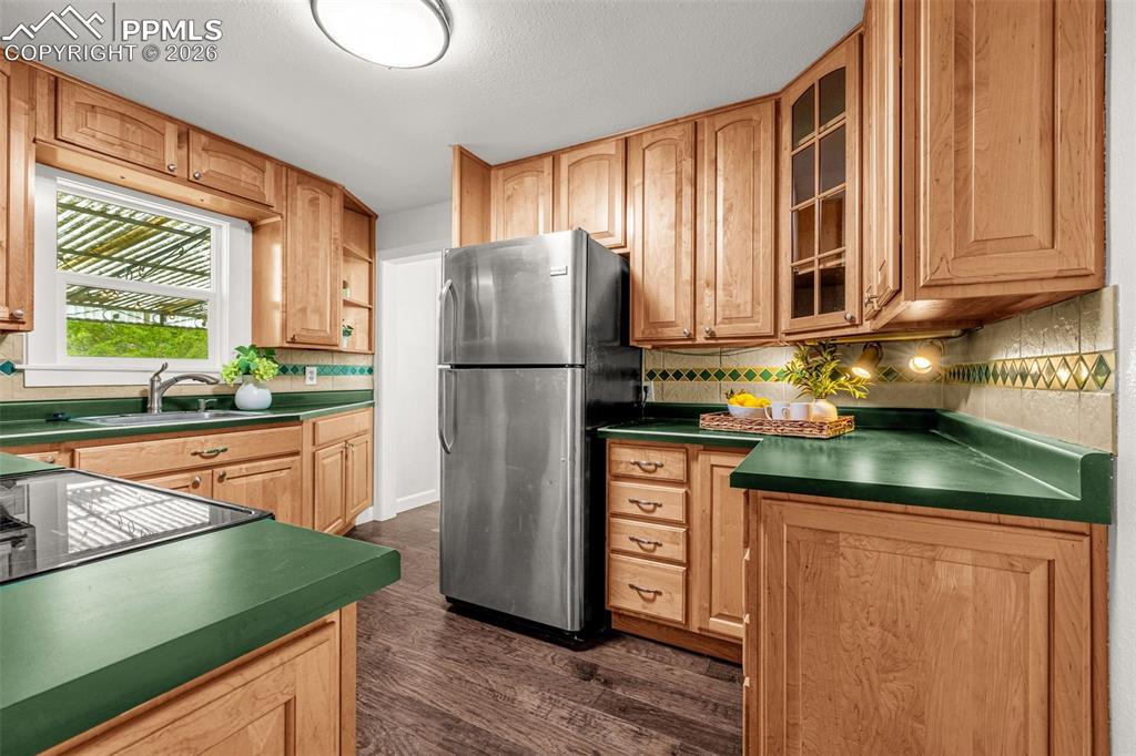 Image 11 of 34: Kitchen