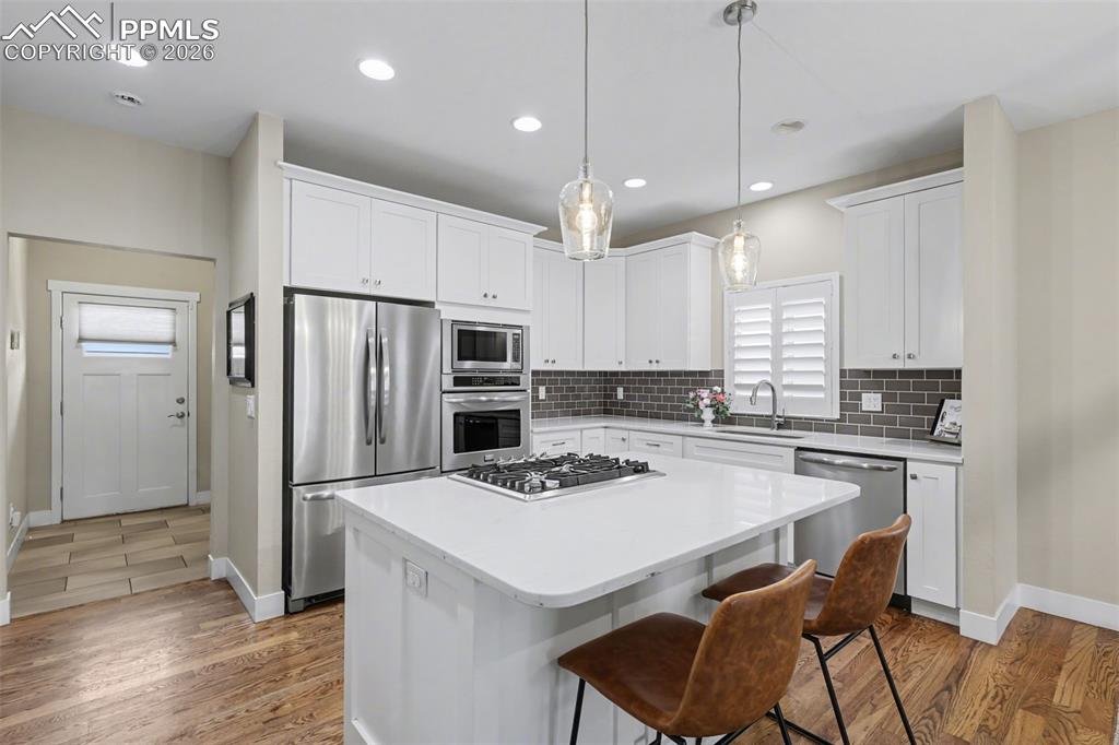 Image 11 of 36: Kitchen