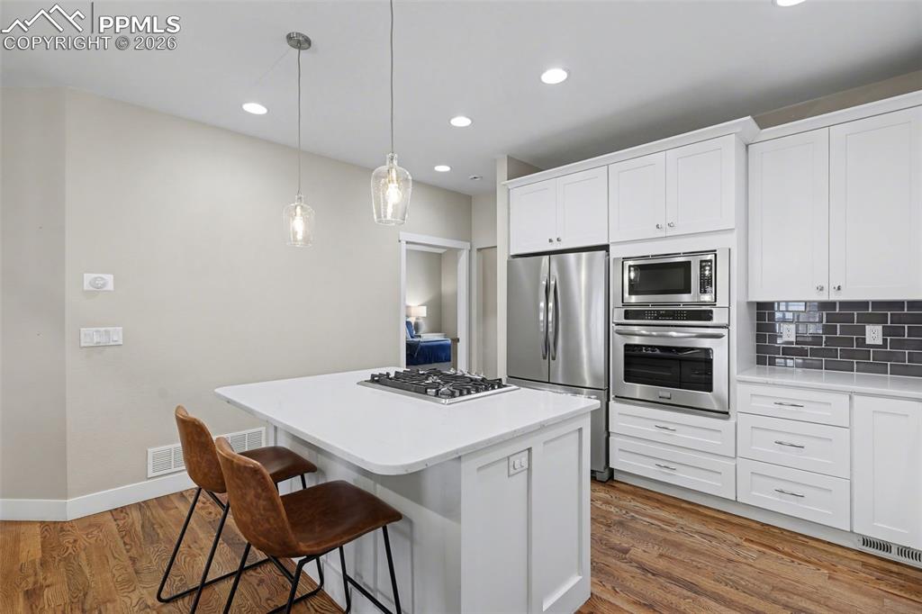 Image 12 of 36: Kitchen