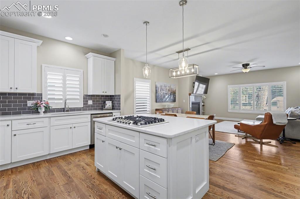 Image 13 of 36: Kitchen