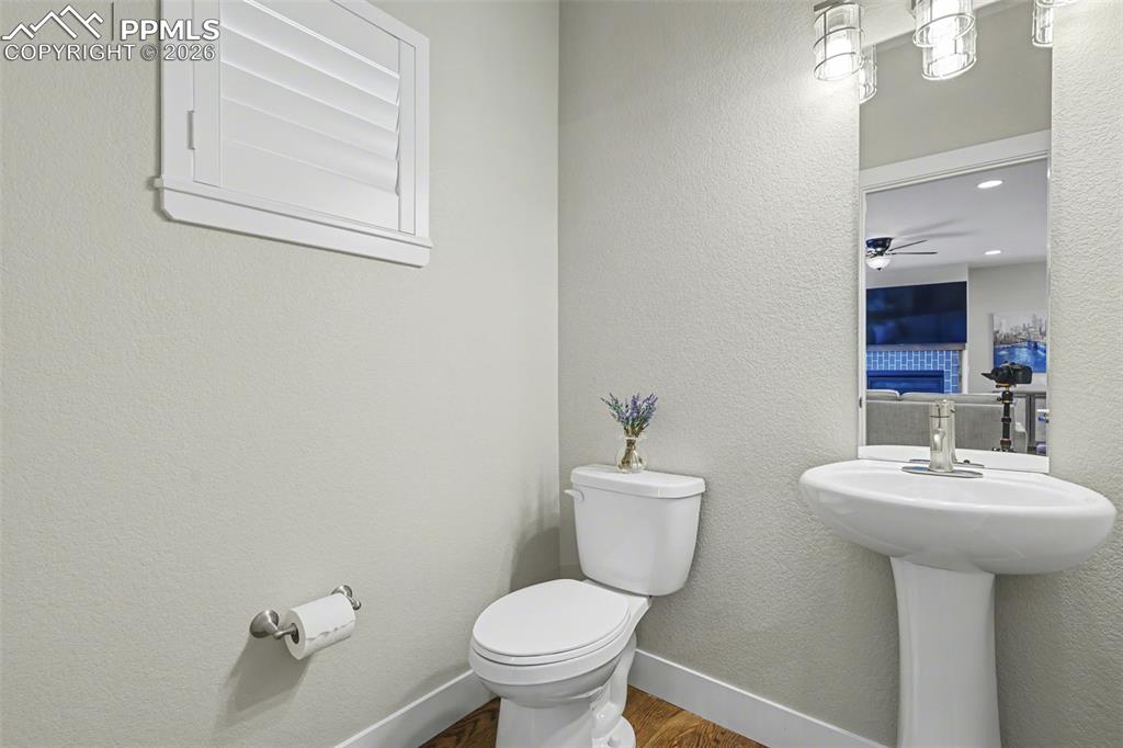 Image 14 of 36: Bathroom