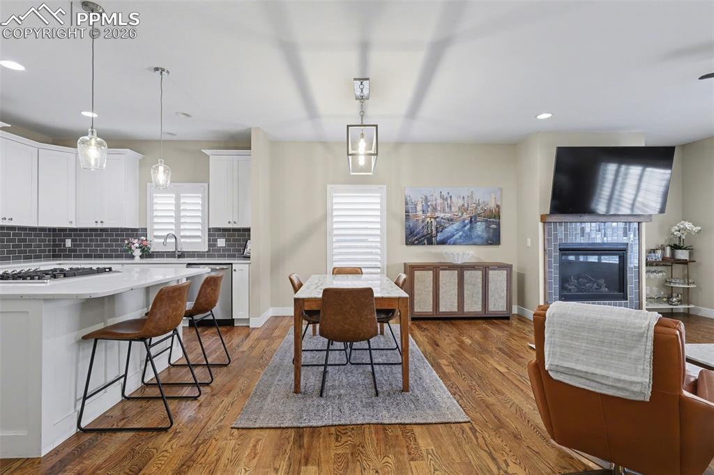 Image 9 of 36: Dining Area