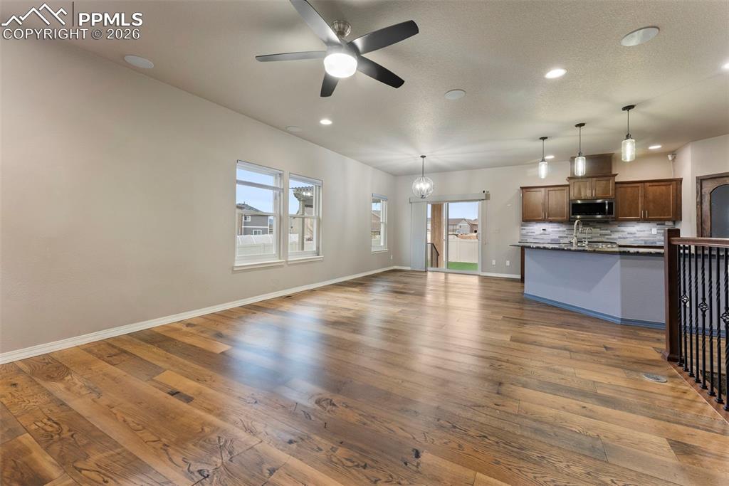 Image 13 of 27: Living Room