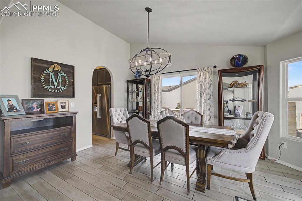 Image 11 of 47: Dining Area