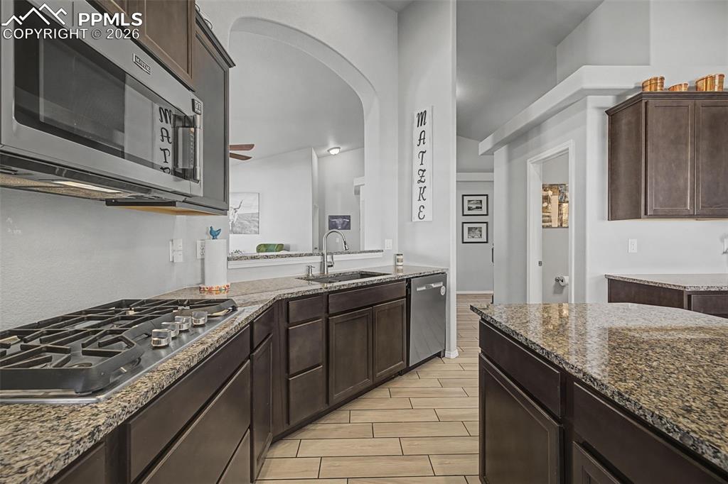 Image 13 of 47: Kitchen