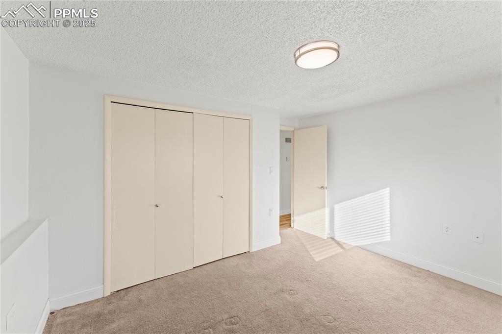 Image 23 of 26: Bedroom