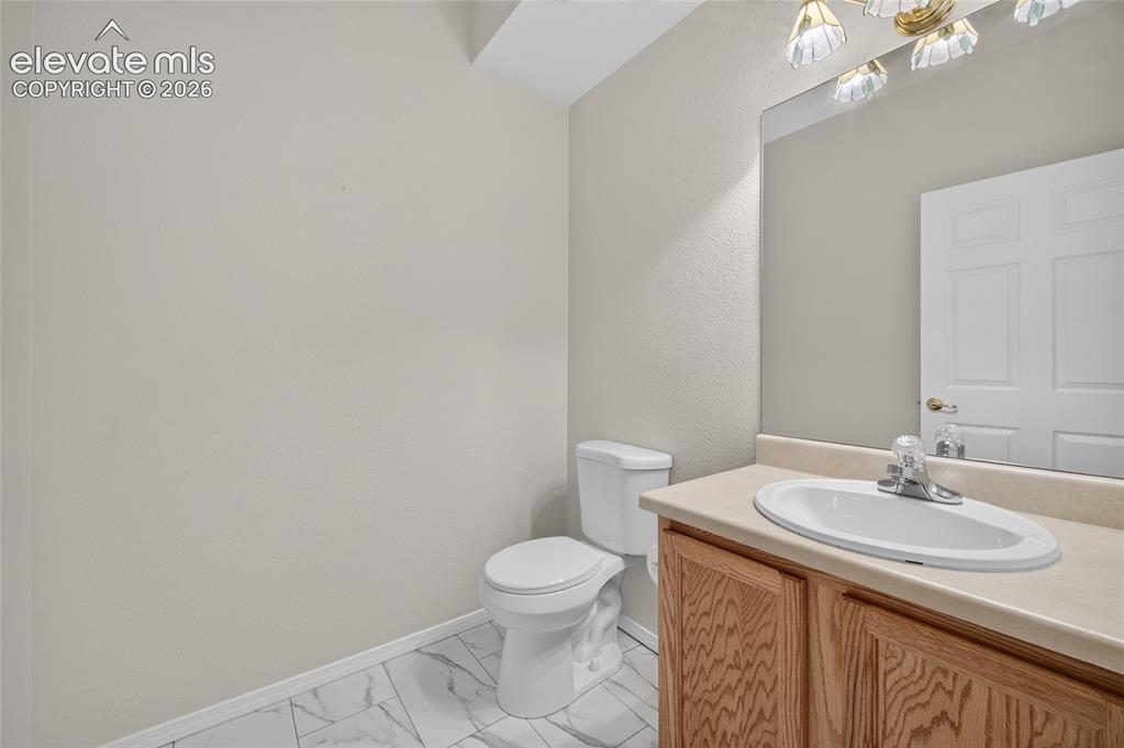 Image 8 of 25: Bathroom