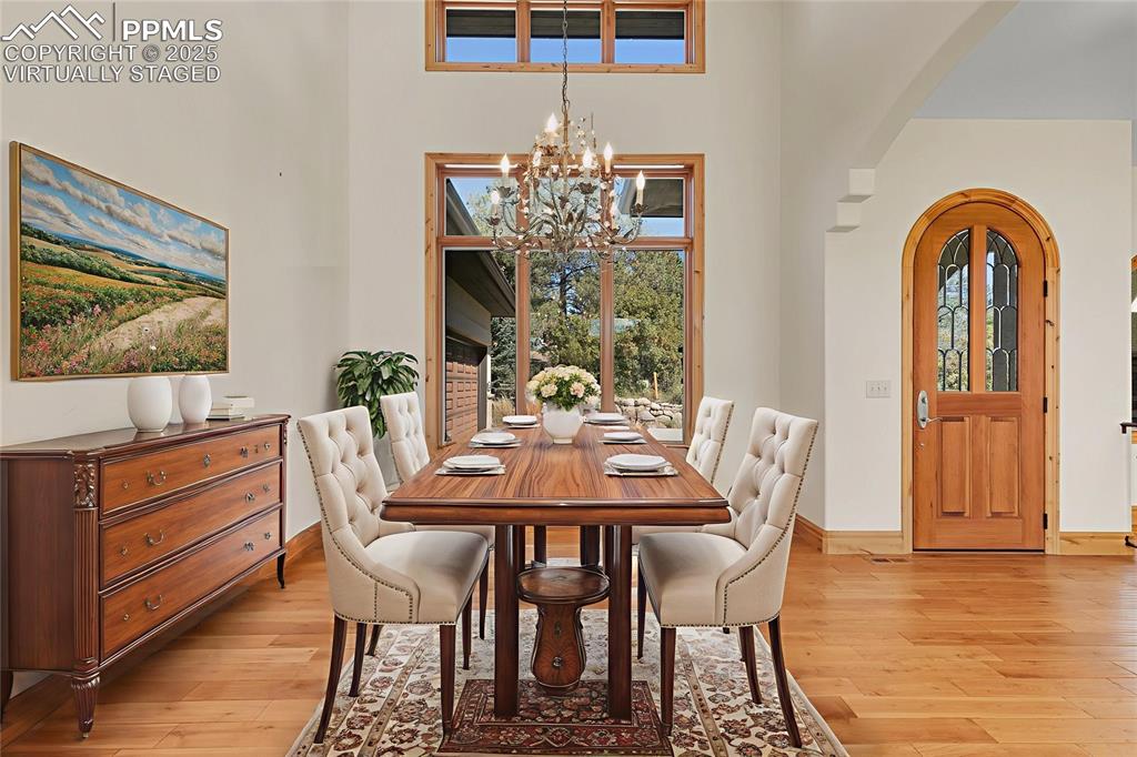 Image 18 of 50: VIRTUALLY STAGED