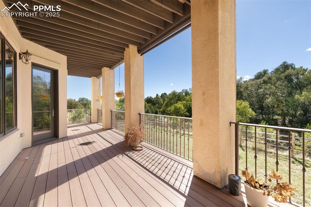 Image 48 of 50: Deck