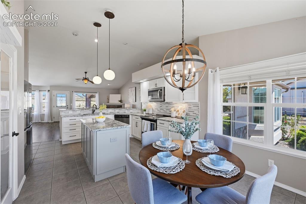 Image 12 of 42: Dining Area