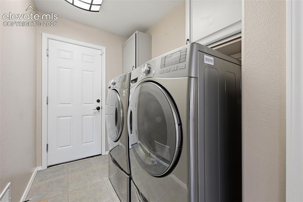 Image 14 of 42: Laundry