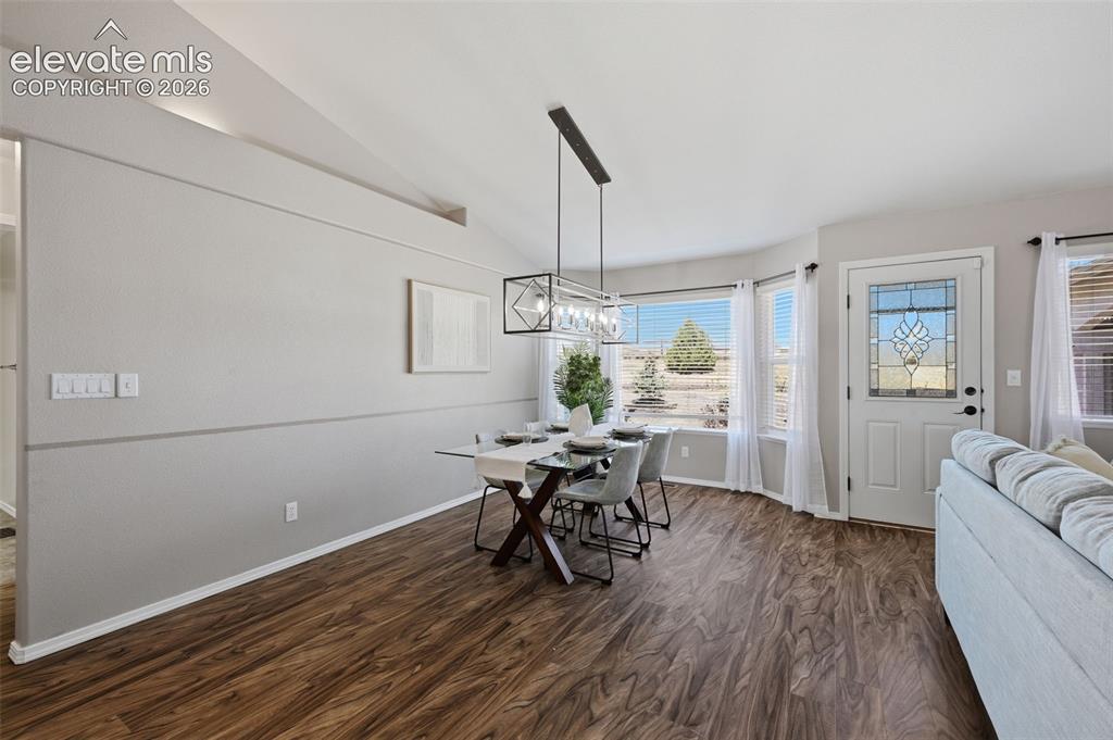 Image 6 of 42: Dining Area