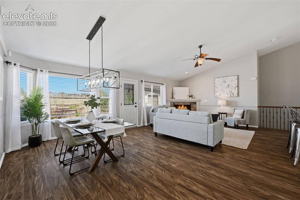 Image 7 of 42: Dining Area