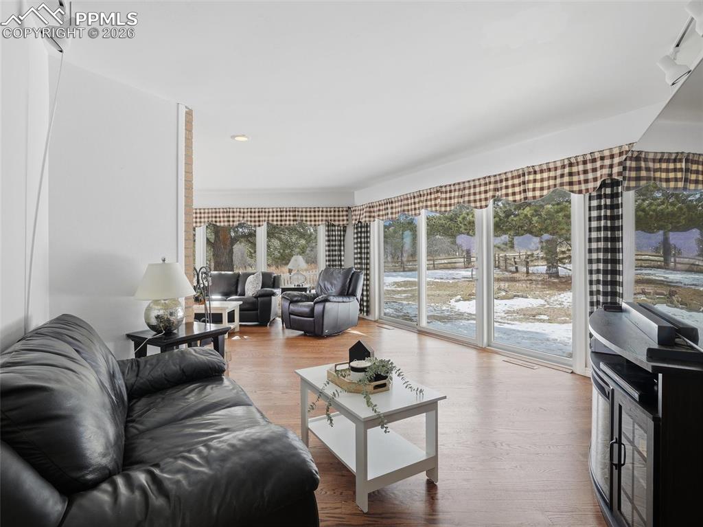 Image 11 of 50: Living Room