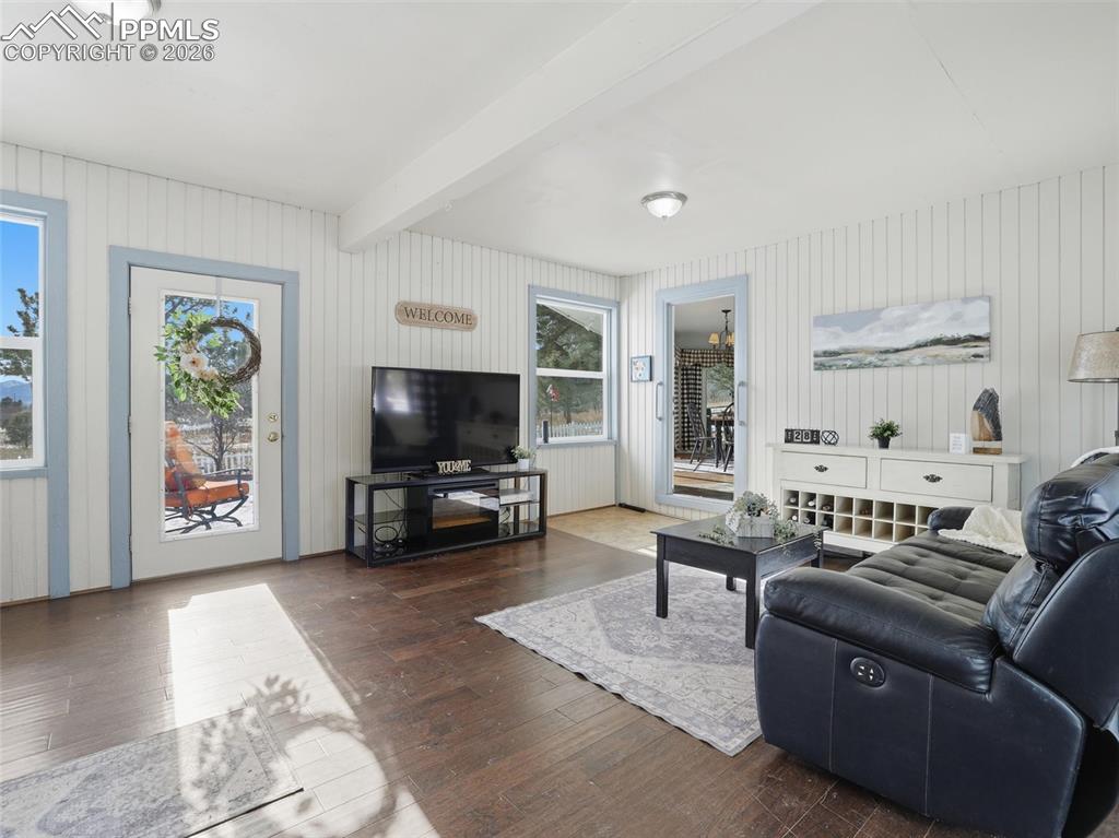 Image 33 of 50: Sun Room