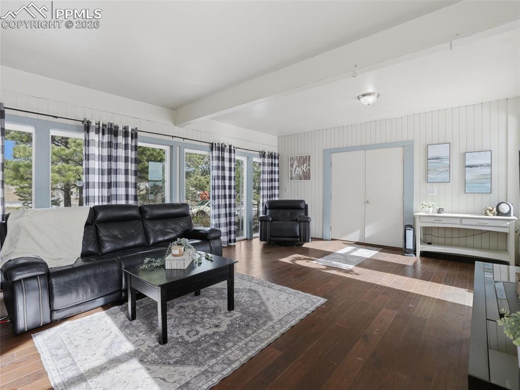 Image 34 of 50: Sun Room