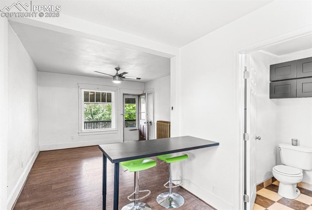 Image 18 of 27: Dining Area