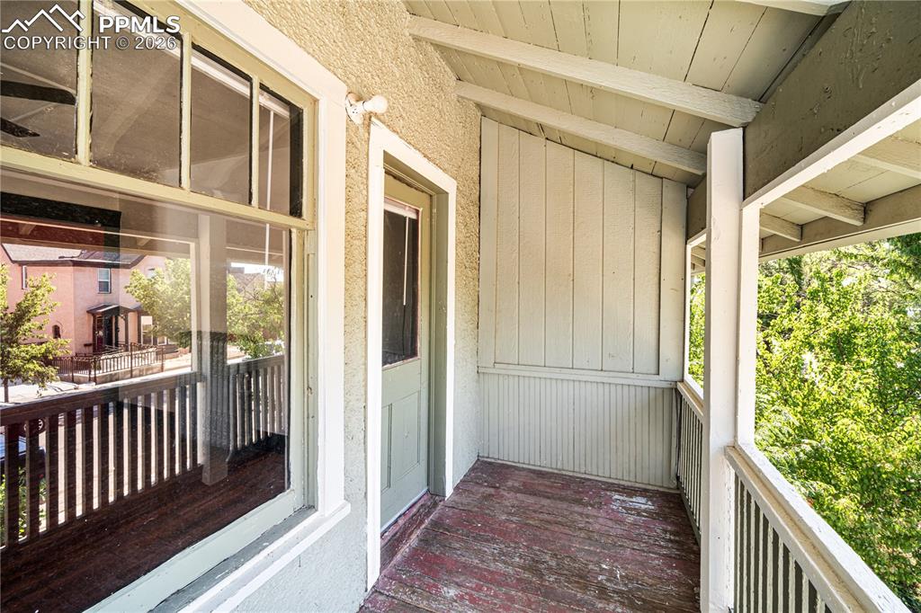 Image 23 of 27: Balcony