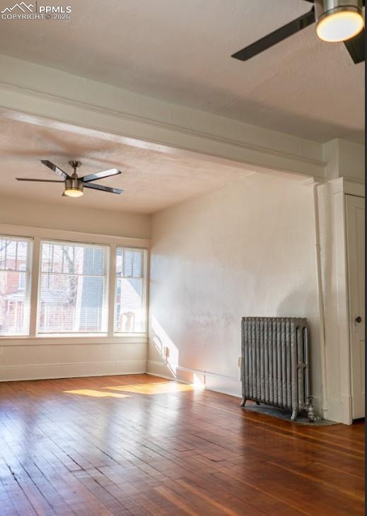 Image 26 of 27: Living Room