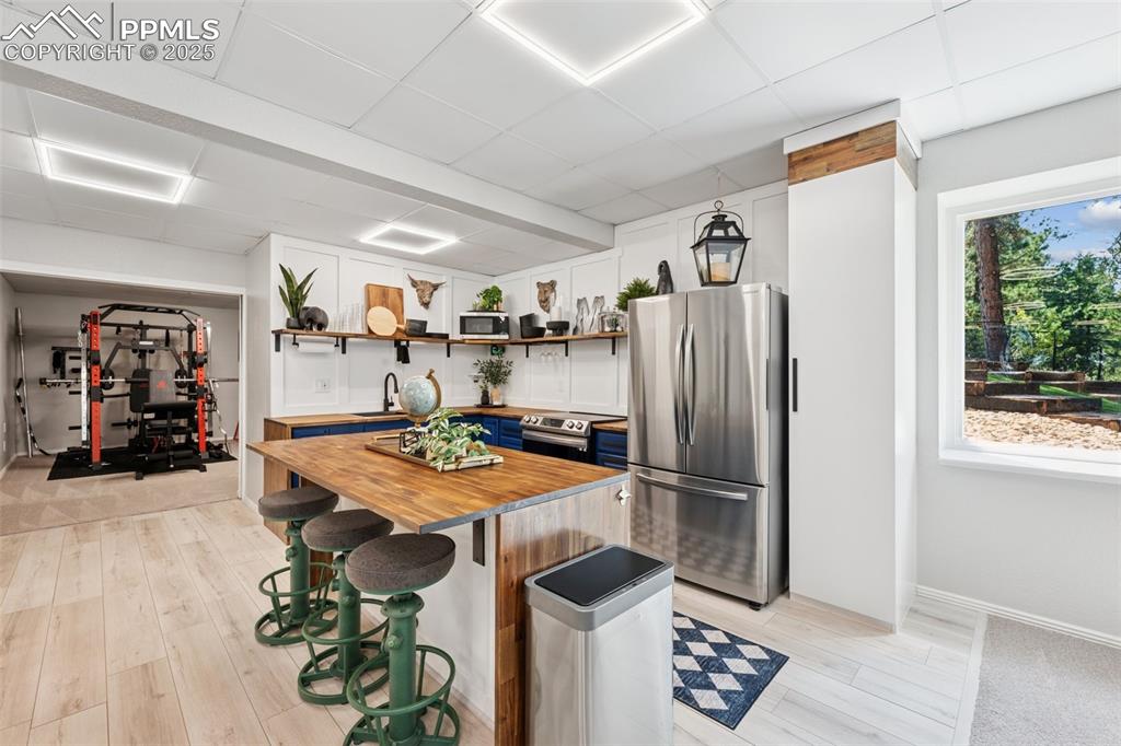 Image 28 of 49: Downstairs Full Kitchen