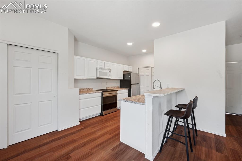 Image 40 of 49: Mother In Law Suite Full Kitchen