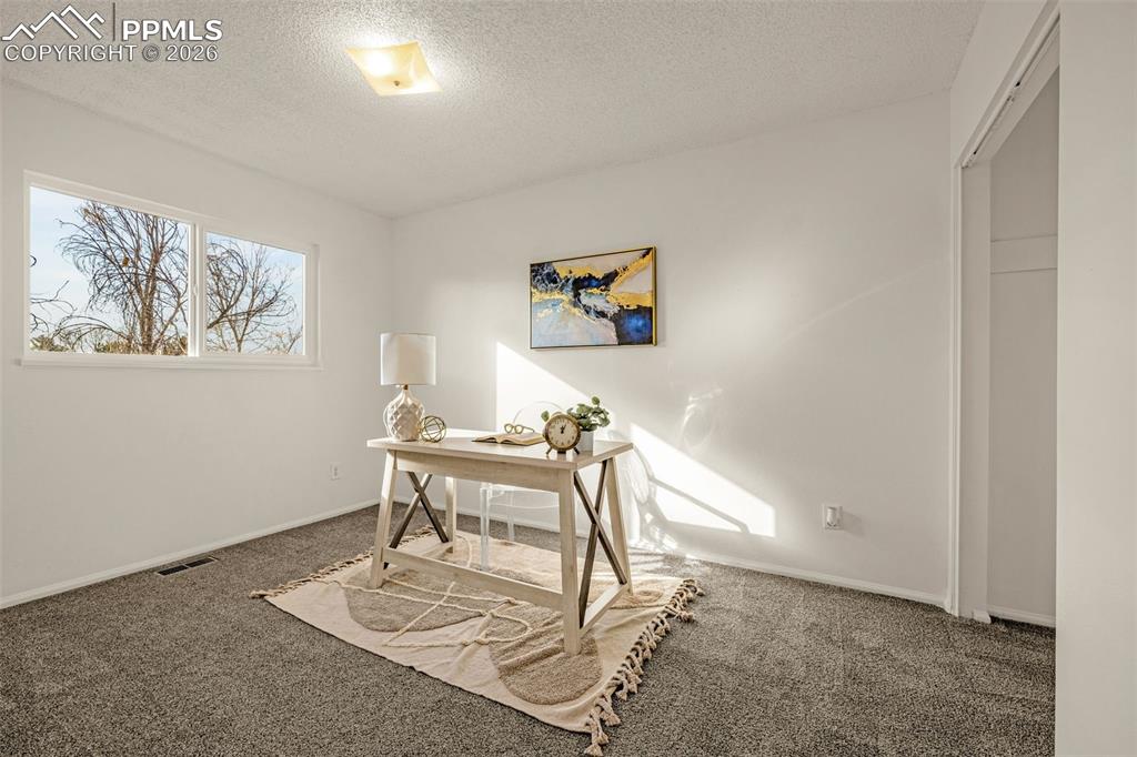 Image 13 of 31: Office