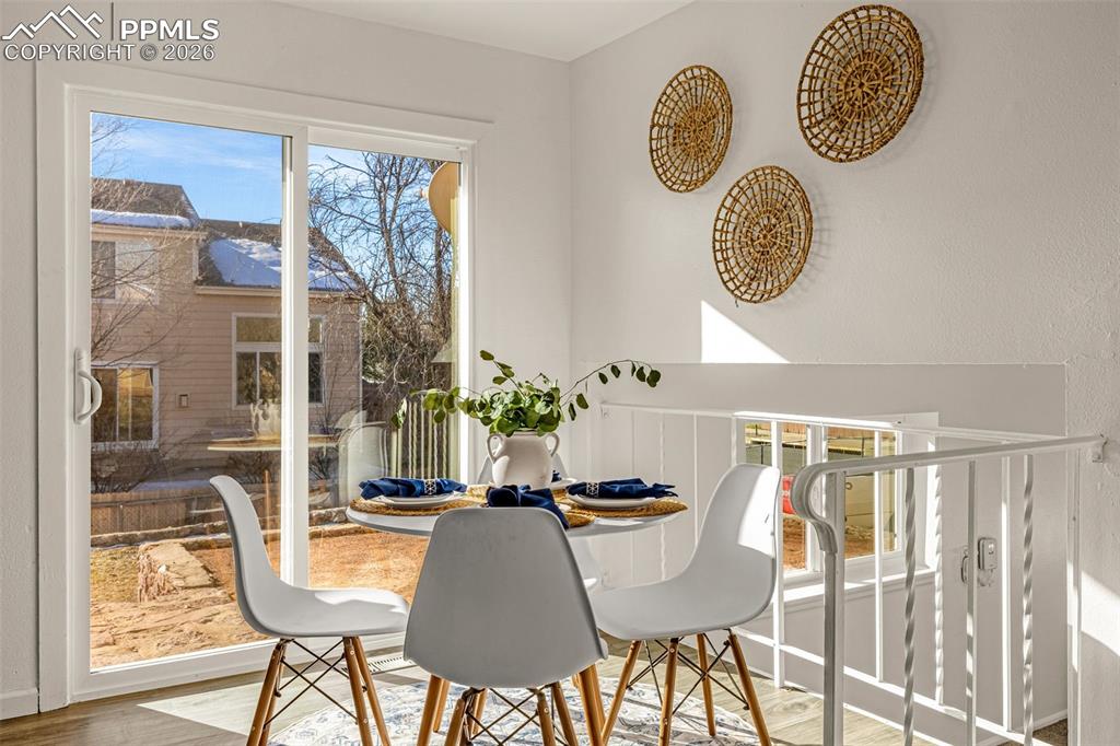 Image 8 of 31: Dining Area