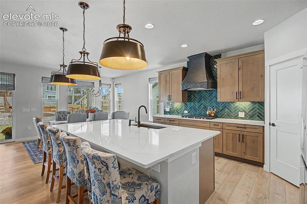 Image 13 of 44: Kitchen