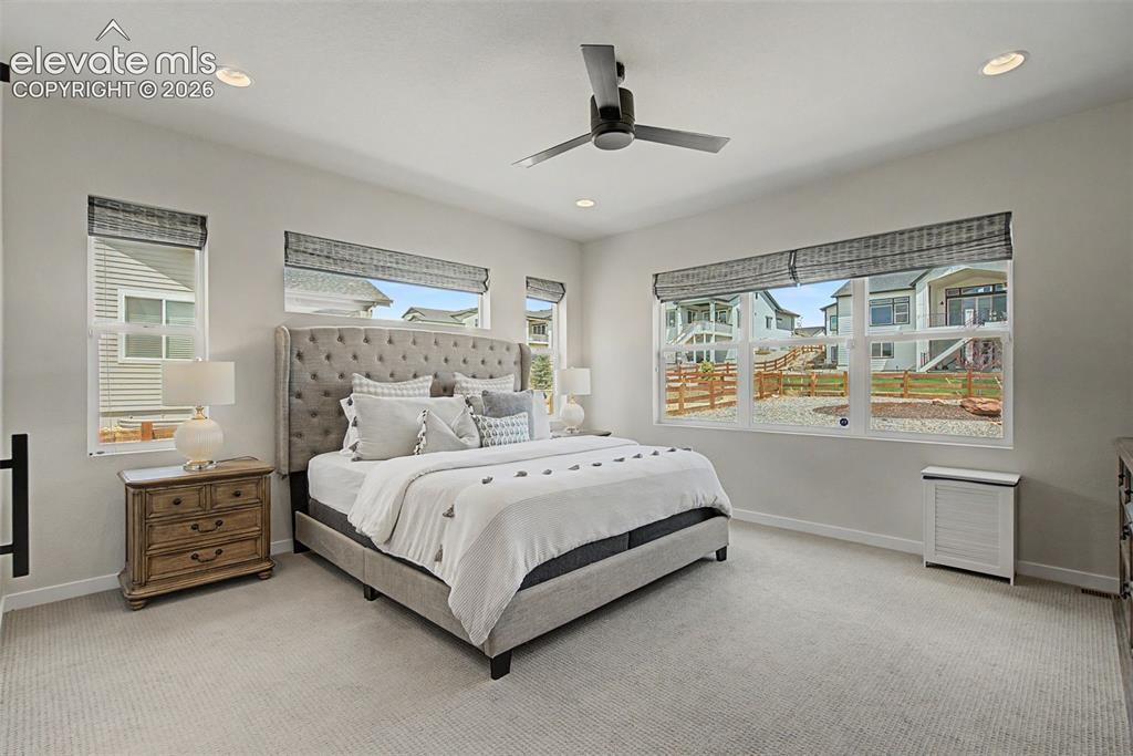 Image 19 of 44: Bedroom