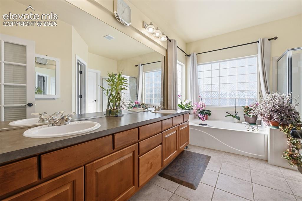 Image 17 of 35: Master Bathroom