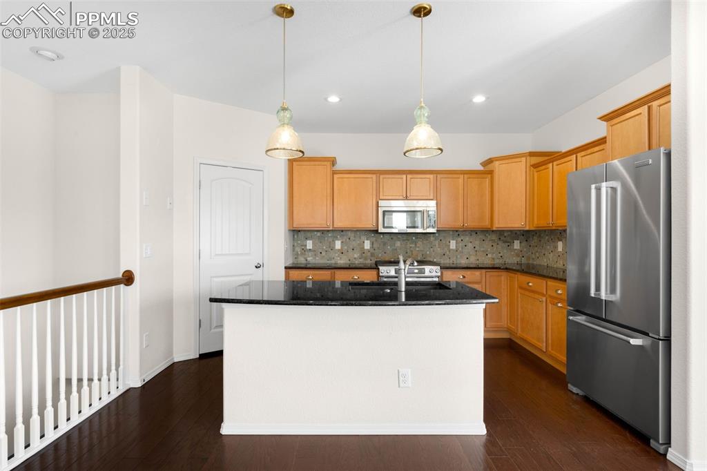 Image 10 of 37: Kitchen